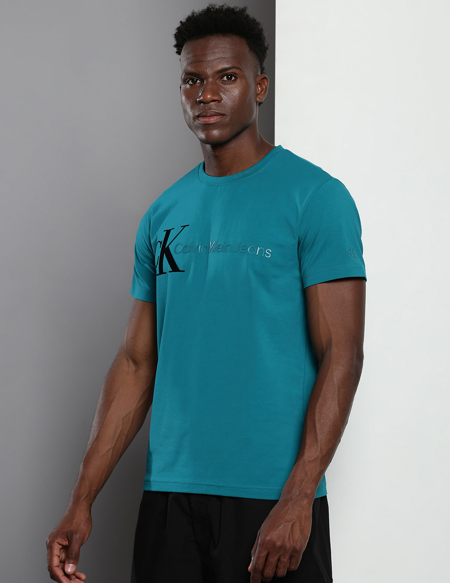 Calvin Klein Slim Fit Monogram T-Shirt