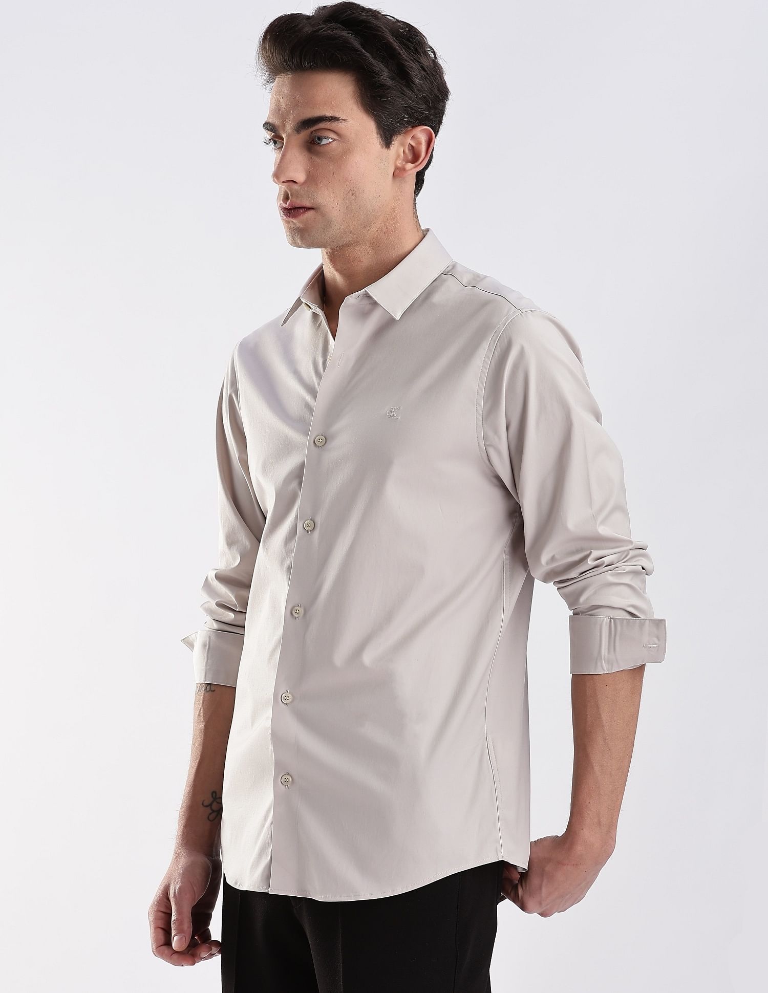 Calvin Klein Jeans Solid Slim Fit Poplin Woven Shirt