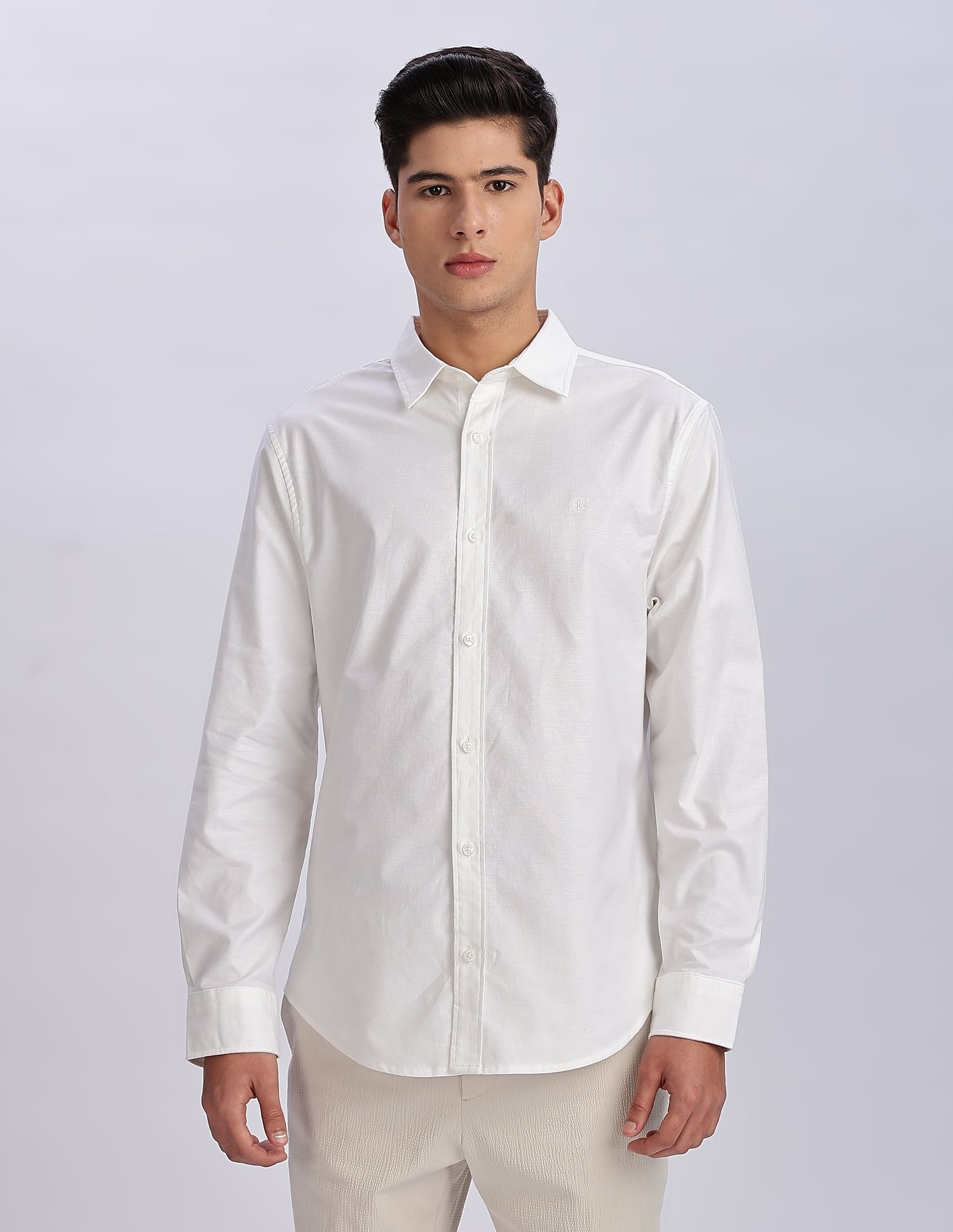 Calvin Klein Jeans Solid Regular Fit Oxford Woven Shirt