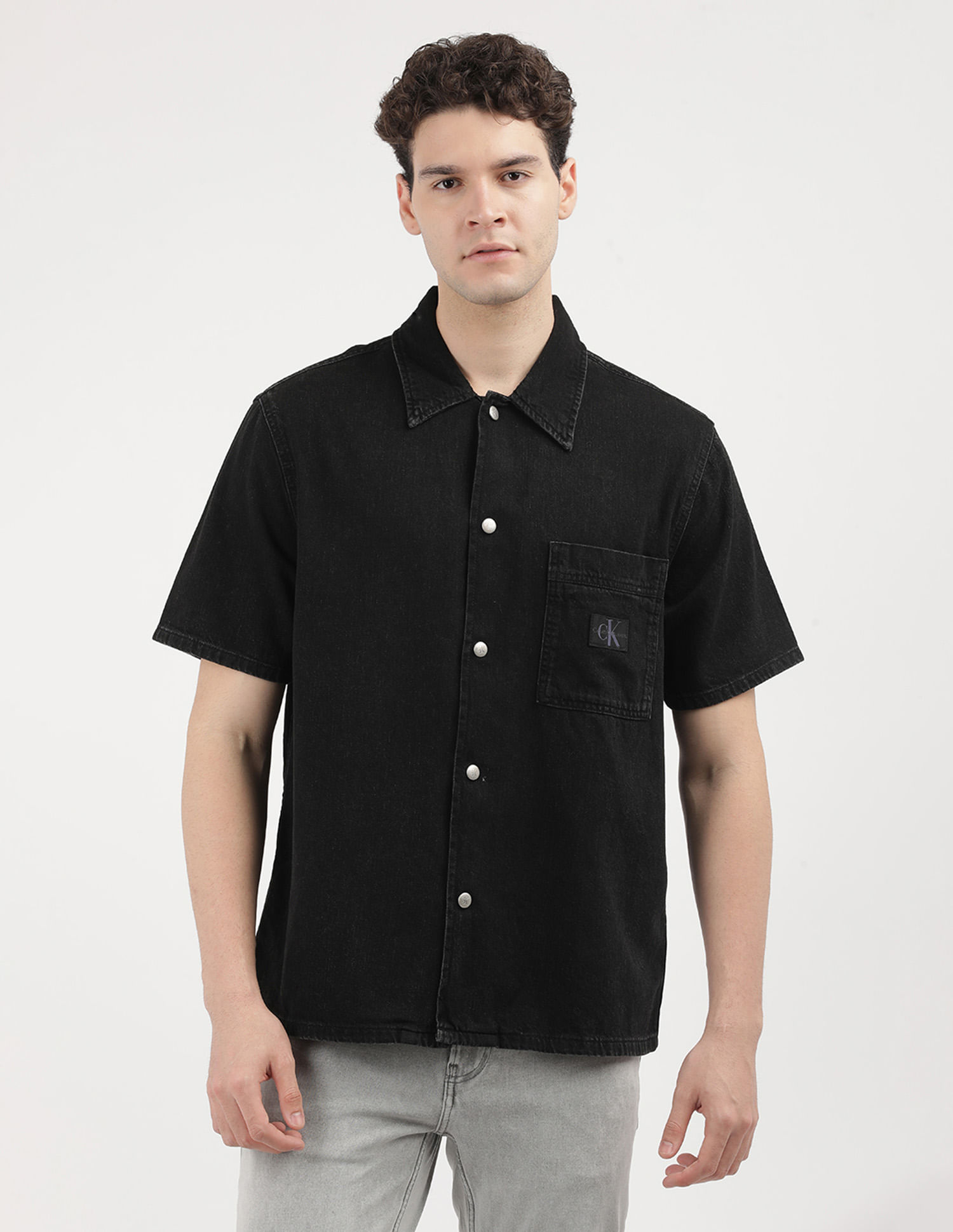 美品⭐︎CK JEANS Men's Relaxed Fit DenimShirt Buy Calvin Klein Jeans Camp Denim Relaxed Fit Shirt - NNNOW.com