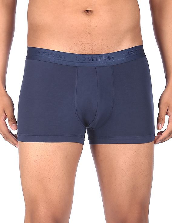 Buy Calvin Klein Underwear Men Navy Elasticized Waistband Solid Trunks -  NNNOW.com