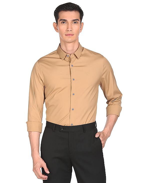 Calvin Klein Jeans Men Brown Slim Fit Colour Block Yoke Formal Shirt