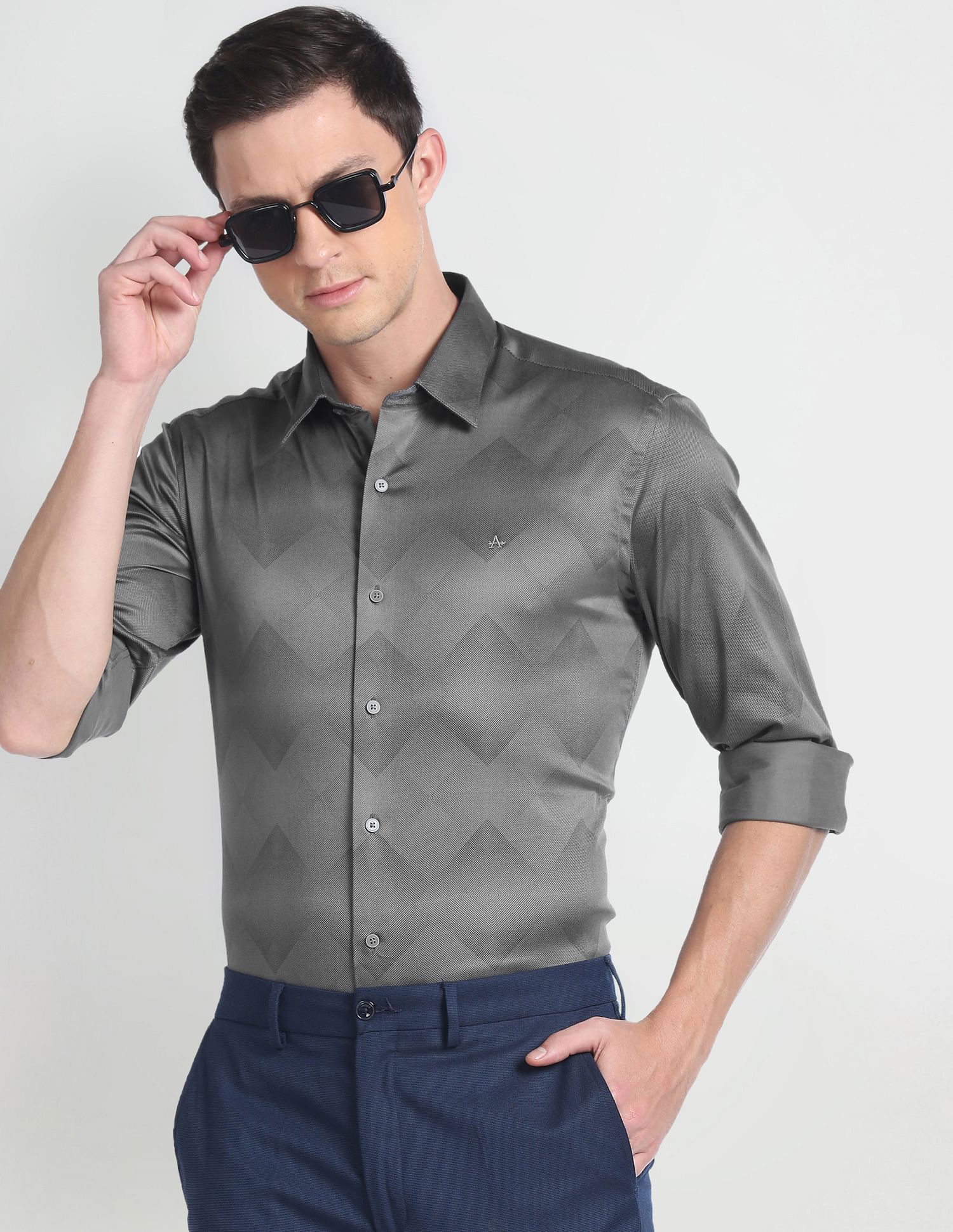 Arrow Newyork Cutaway Collar Geometric Pattern Shirt