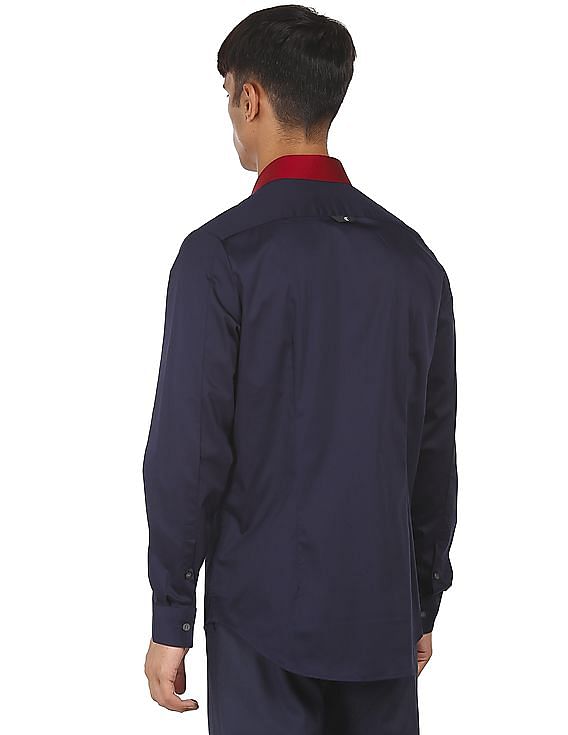 Calvin Klein Men Red And Navy Spread Collar Colour Block Casual Shirt