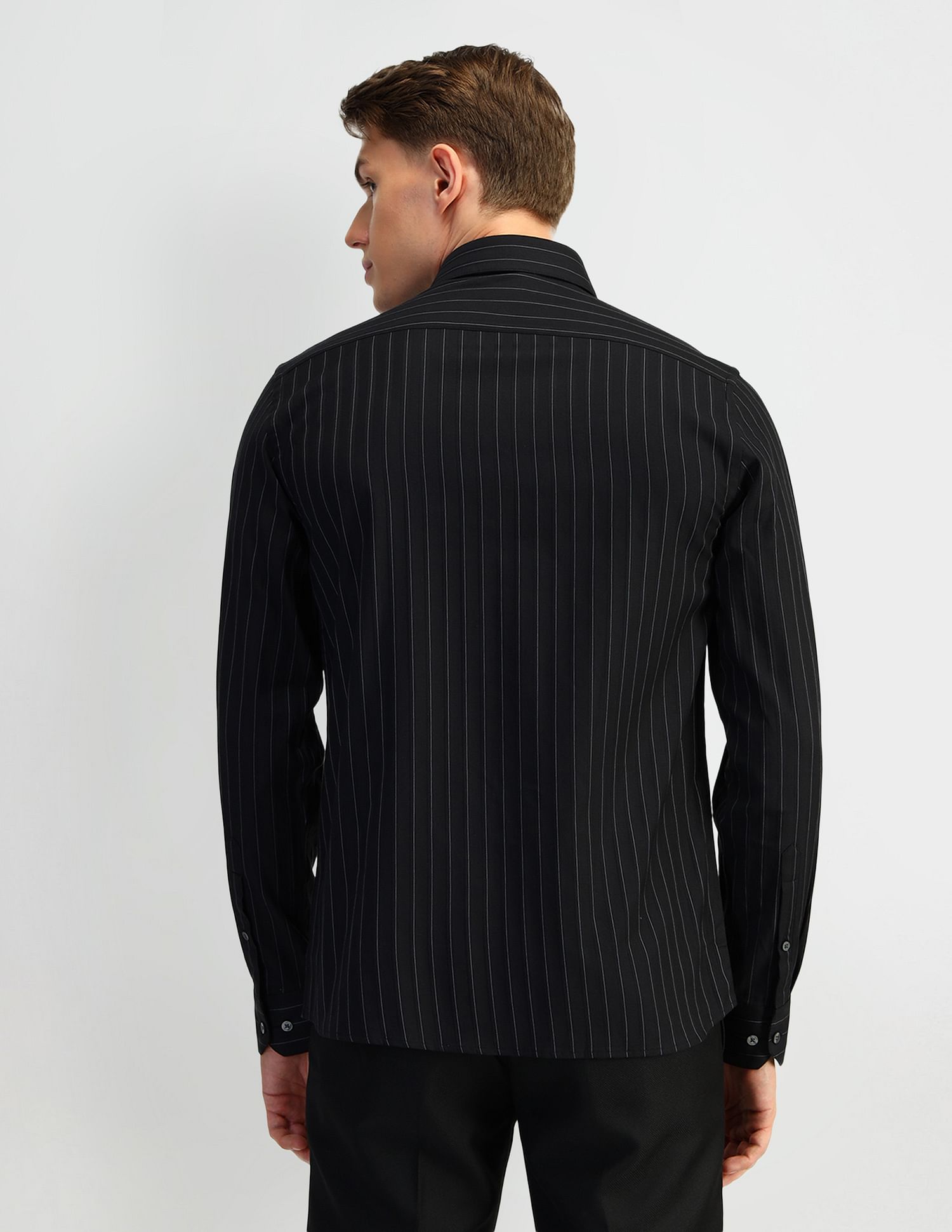 Arrow Manhattan Slim Fit Vertical Striped Shirt