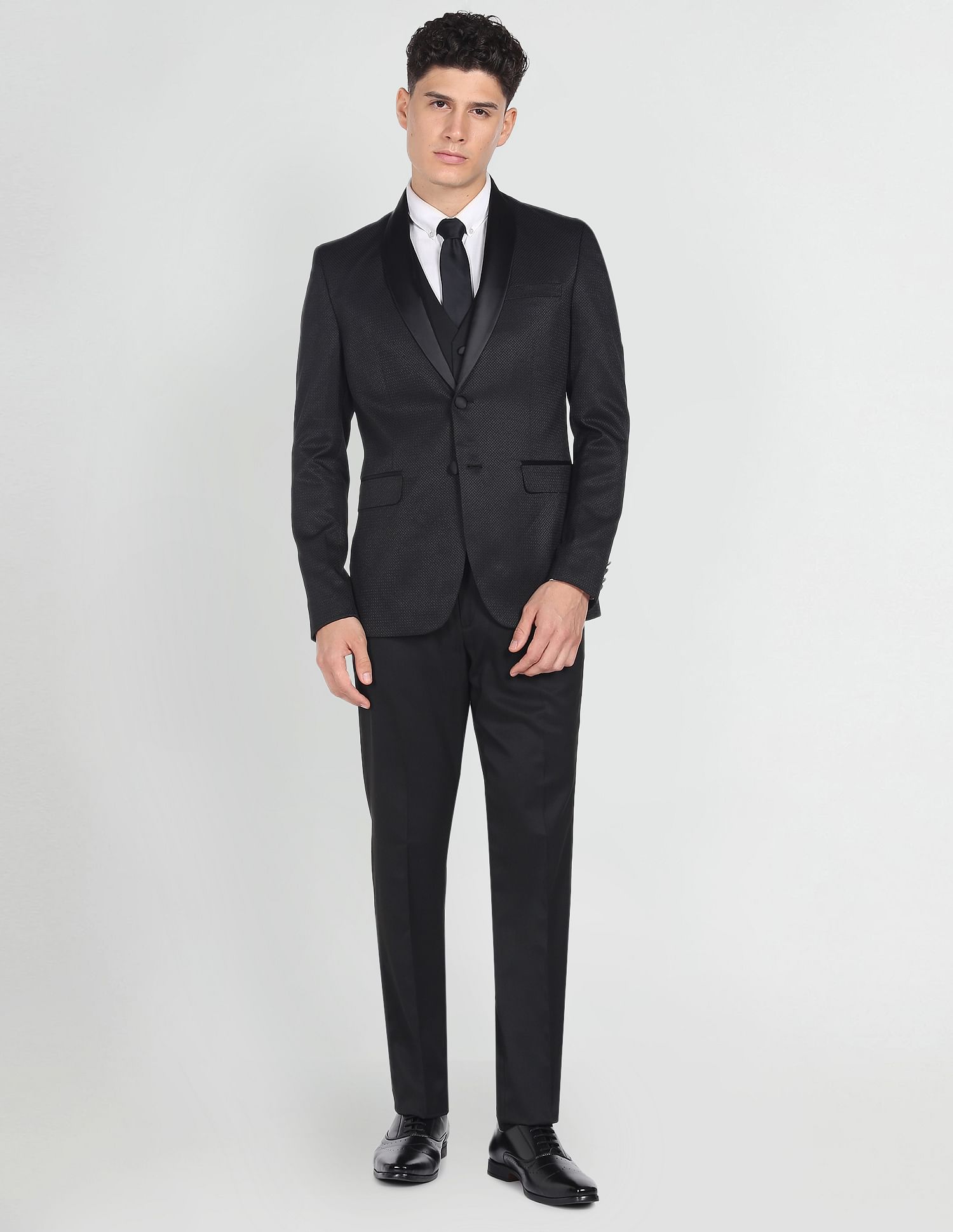 Arrow Tailored Regular Fit Three Piece Suit