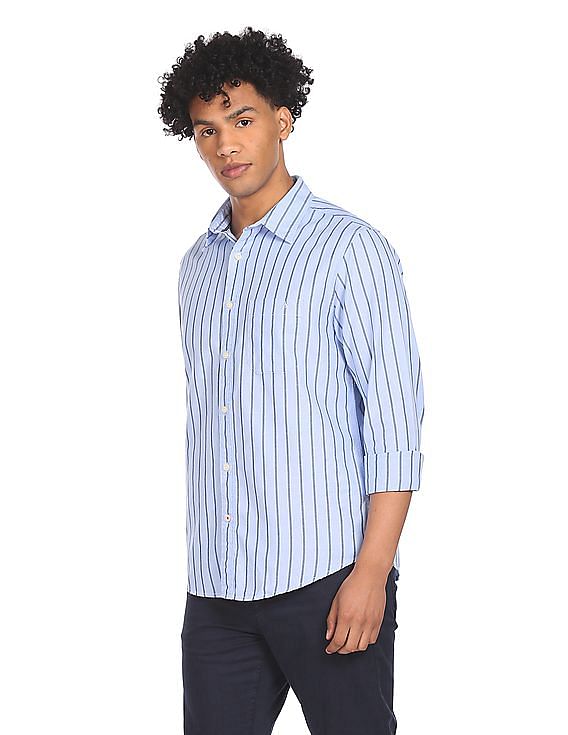 Aeropostale Men Blue Spread Collar Striped Casual Shirt