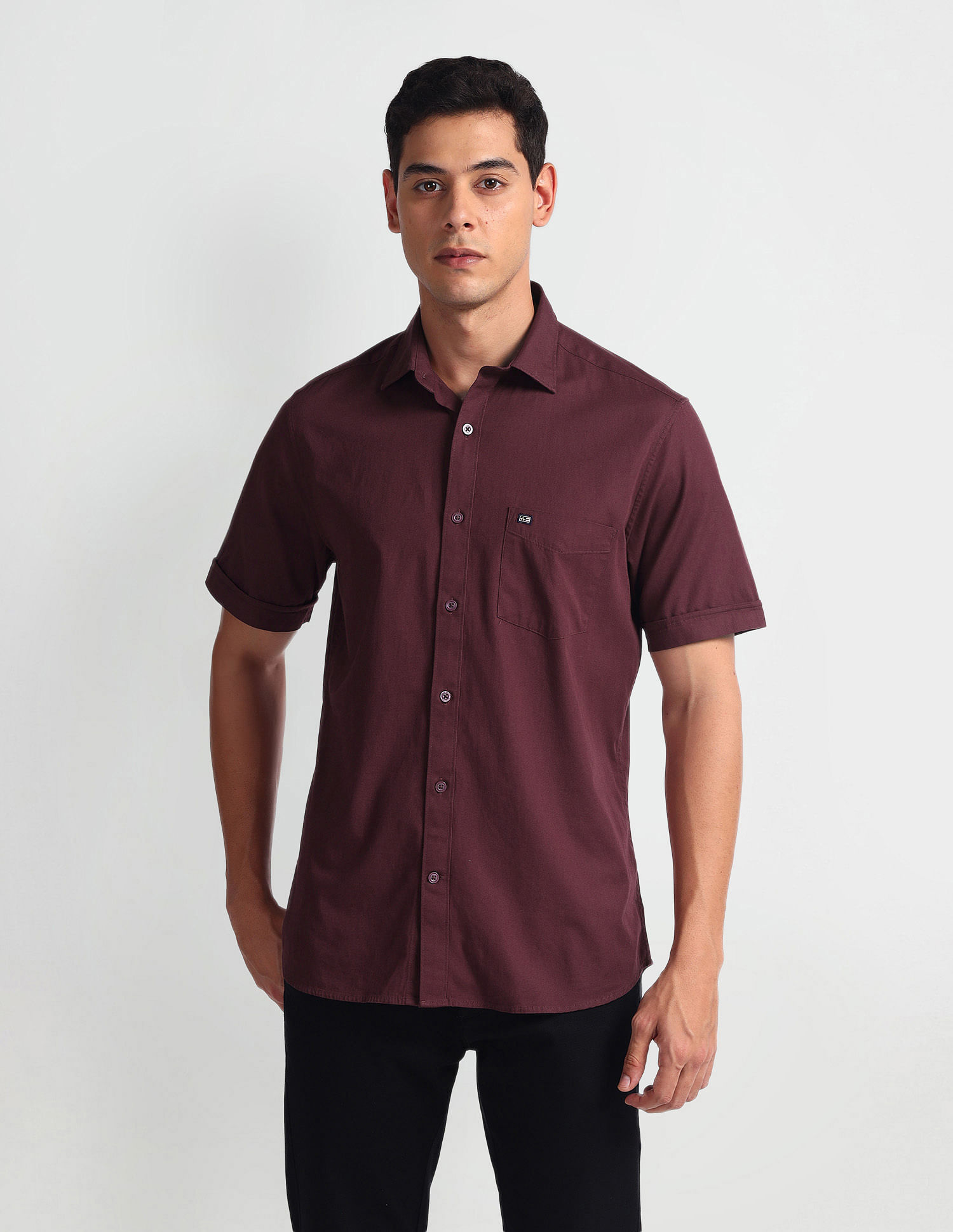 Arrow Sports Cutaway Collar Solid Shirt