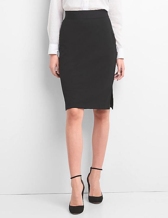 Black pencil skirt with shop side zip