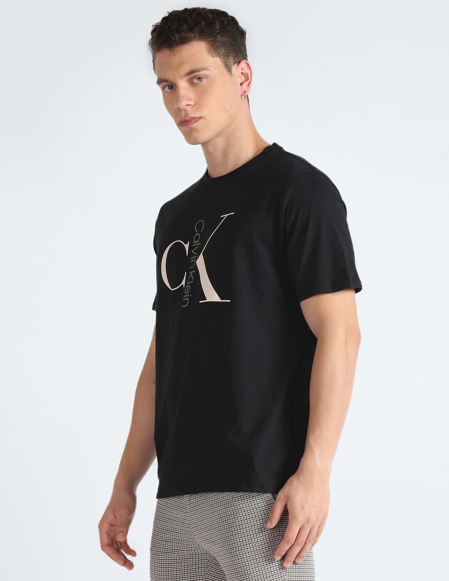 Buy Calvin Klein Men Blue Crew Neck Brand Print T-Shirt - NNNOW.com