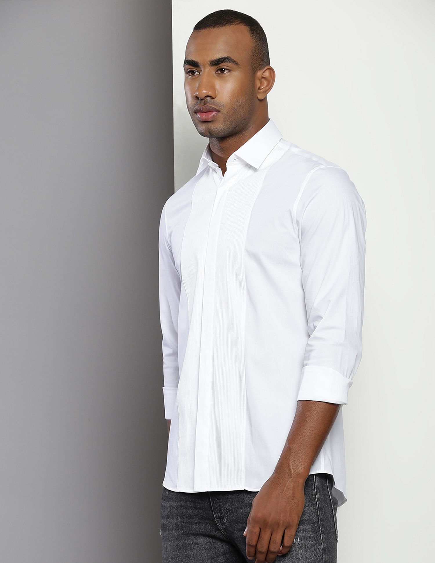 Calvin Klein Solid Slim Fit Casual Shirt