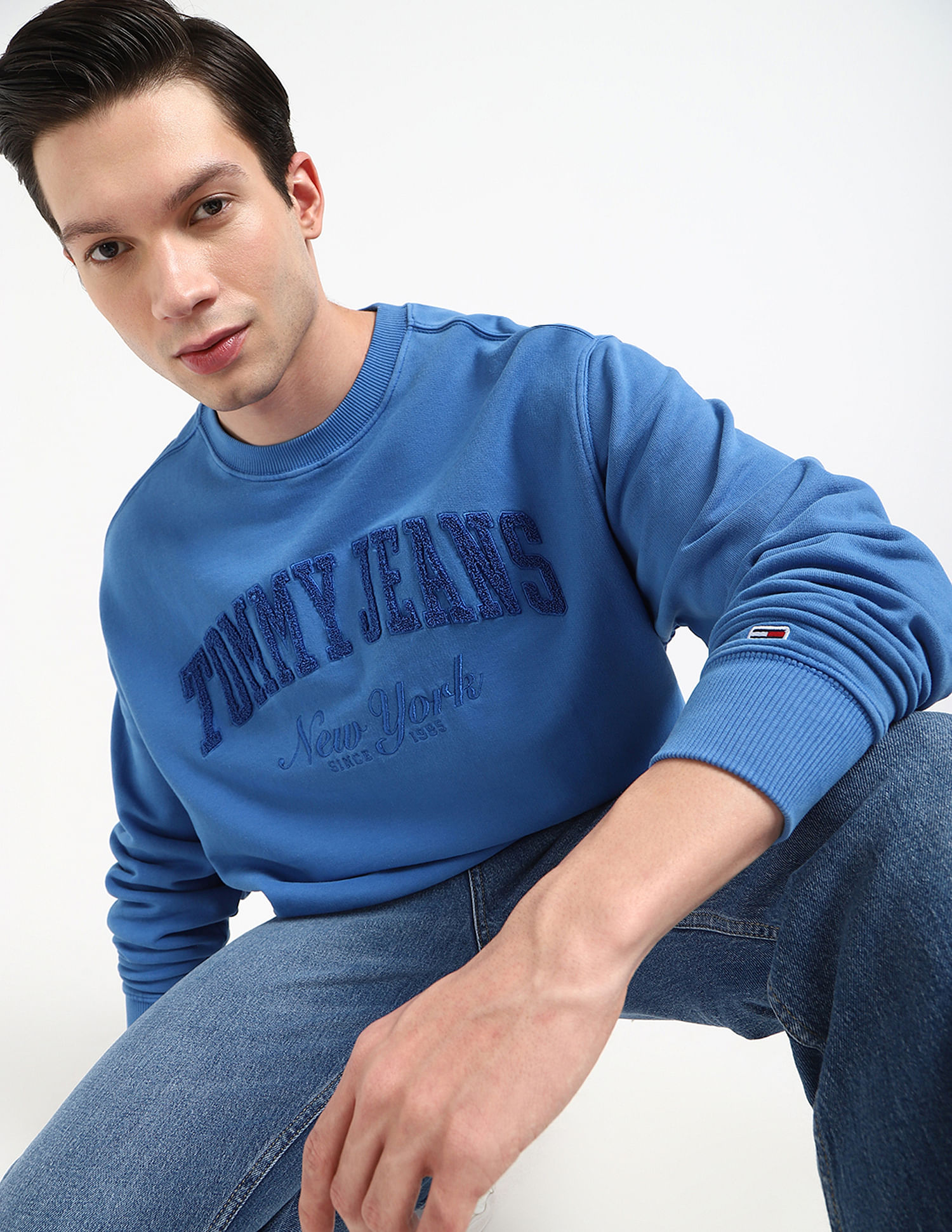 Tommy Hilfiger Blue Men's Sweatshirt for Casual Comfort