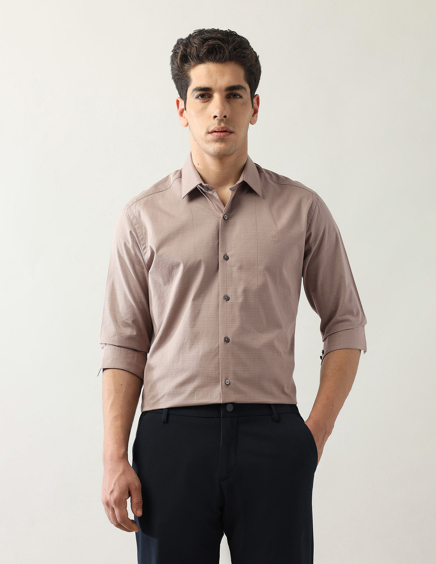 Arrow Newyork Textured Manhattan Slim Fit Shirt