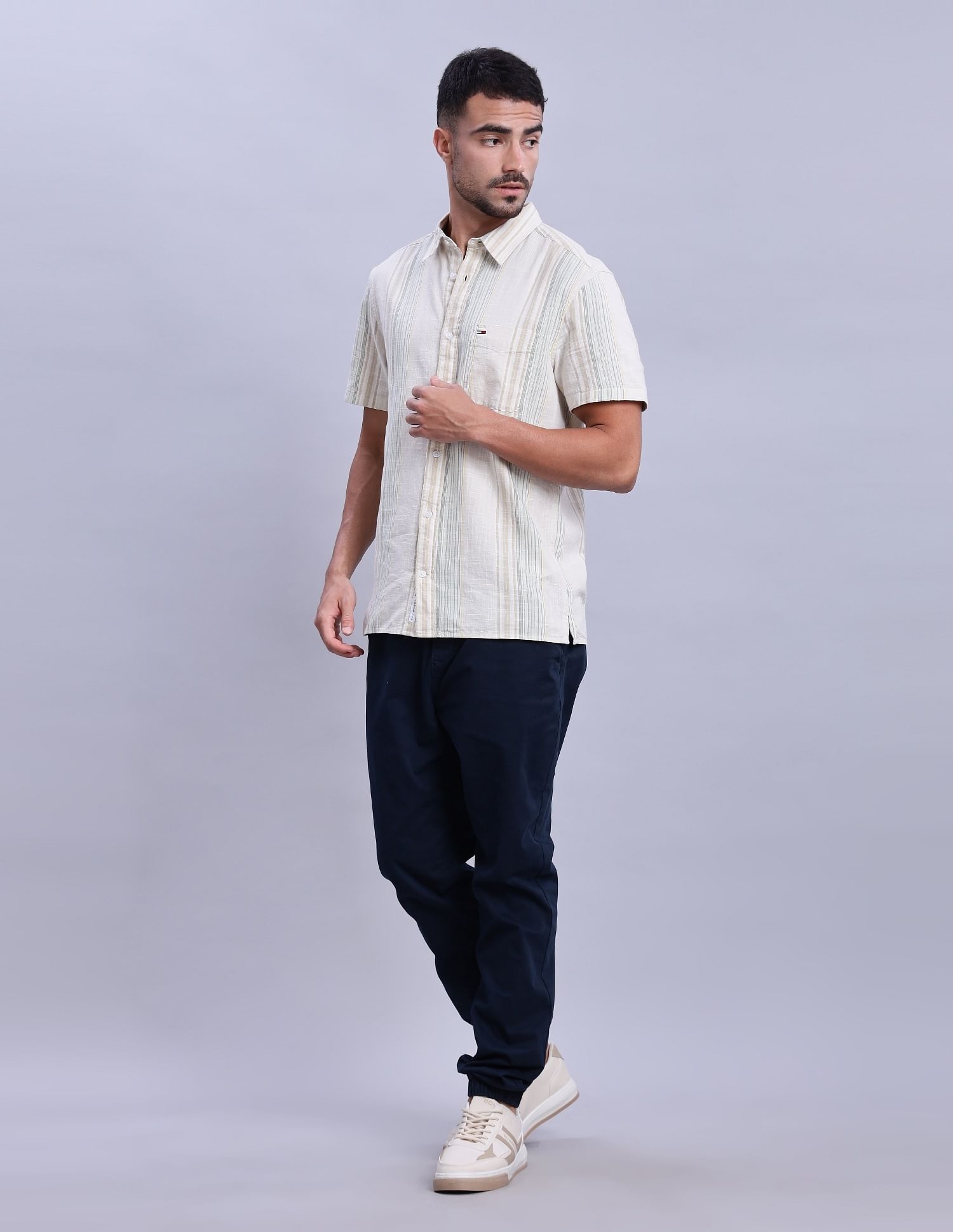 Tommy Hilfiger Slim-Fit Solid Mid Rise Rise Joggers