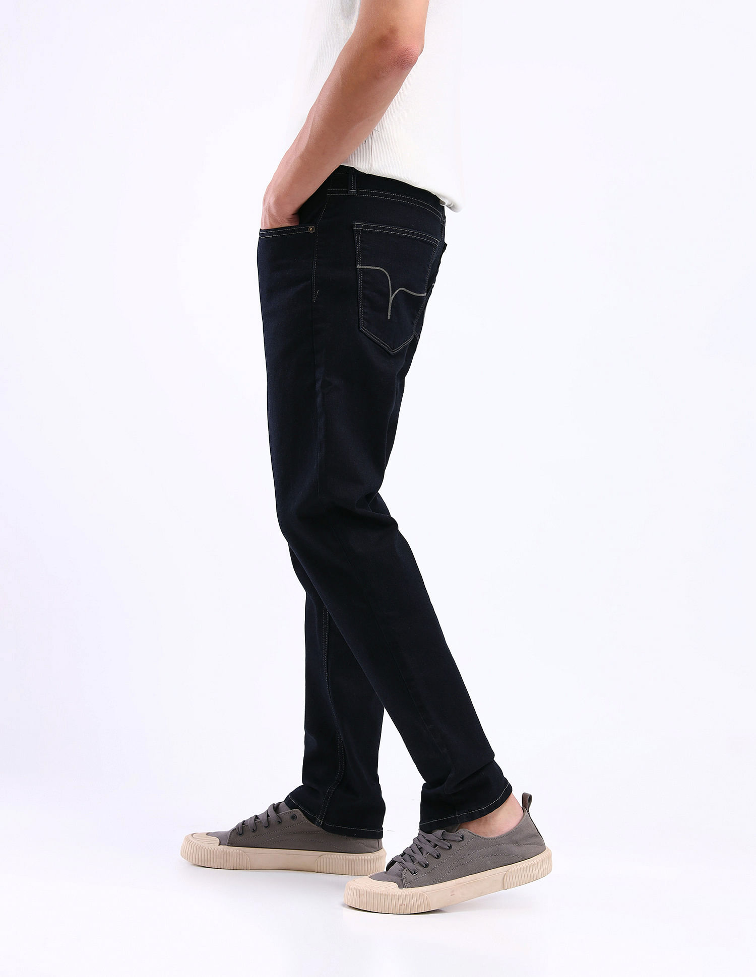 Flying Machine Mid Rise Freddie Slim Straight Fit Jeans
