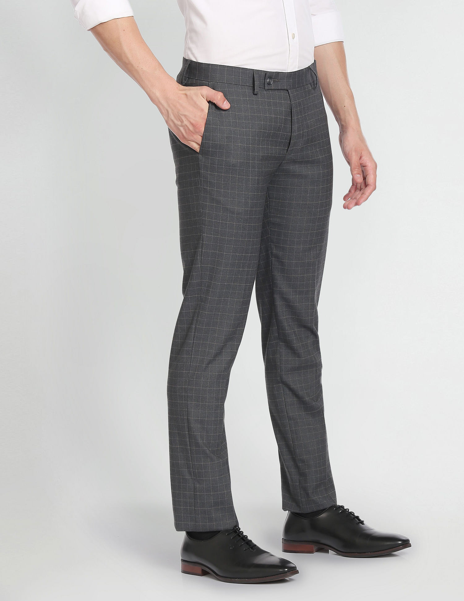 Buy Arrow Tailored Regular Fit Check Formal Trousers - NNNOW.com