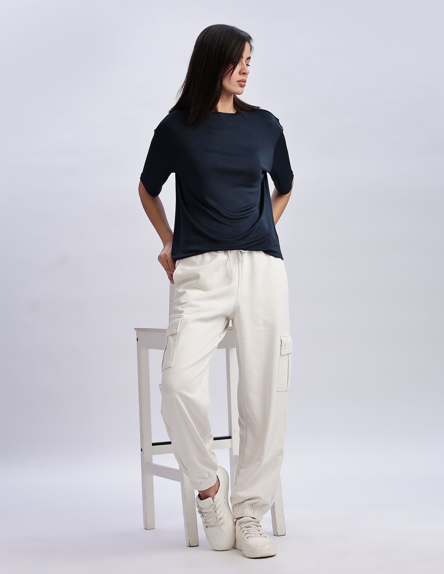 Calvin Klein Jeans Regular-Fit Solid Mid Rise Trouser