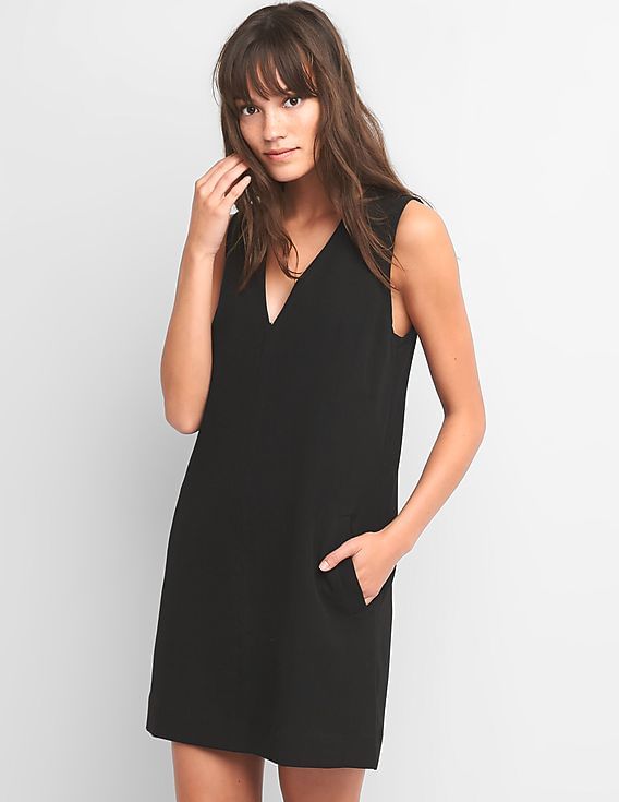 Sleeveless v neck shift dress Clearance