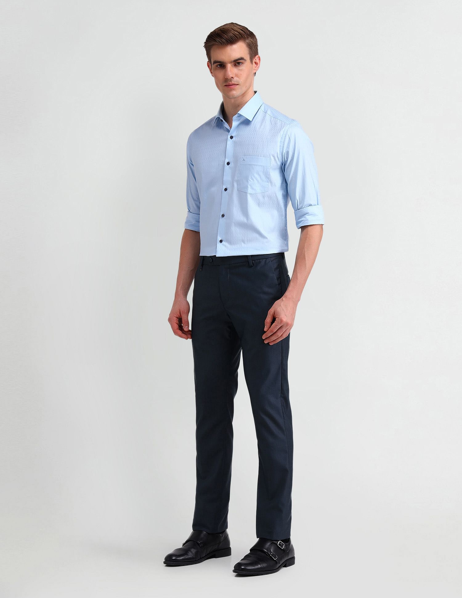 Arrow Manhattan Slim Fit Solid Shirt