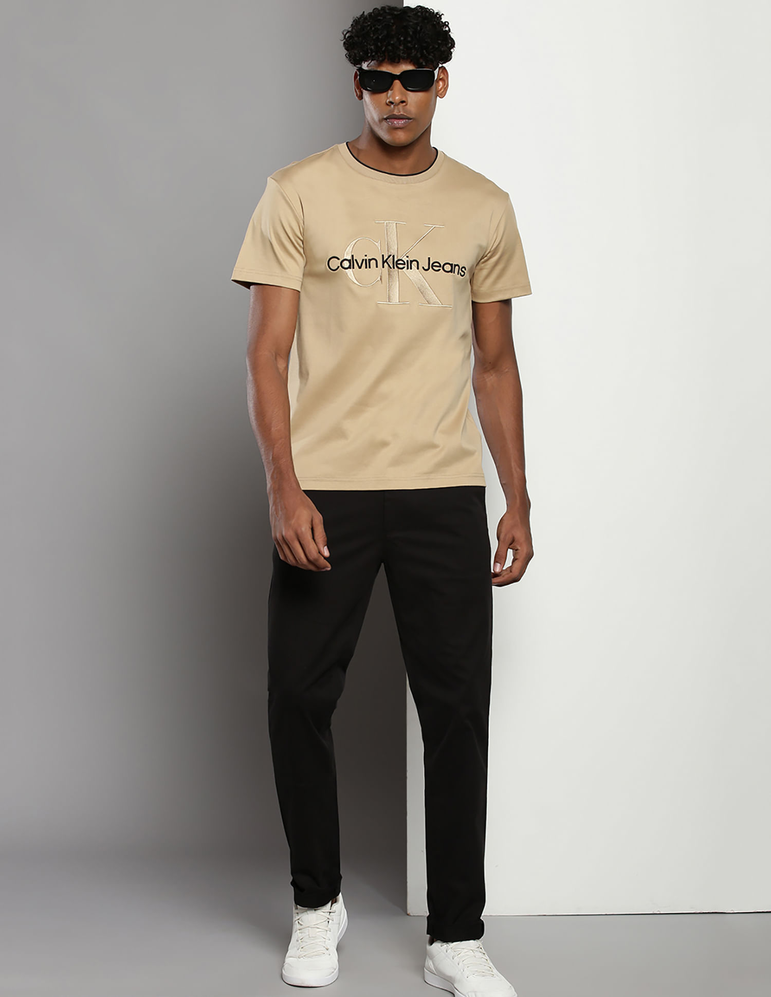 関税込【  Jeans】large monologo t-shirt in brown Buy Calvin Klein Jeans Wash Monologo T-Shirt - NNNOW.com