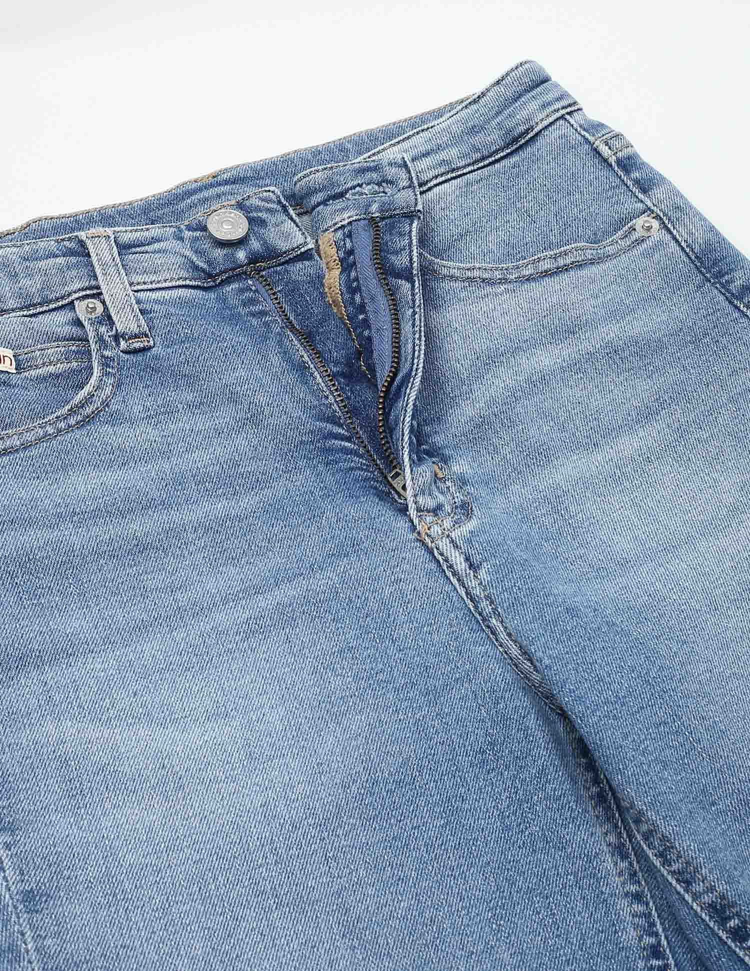 Calvin Klein Jeans Blue Solid Jeans for Casual Comfort