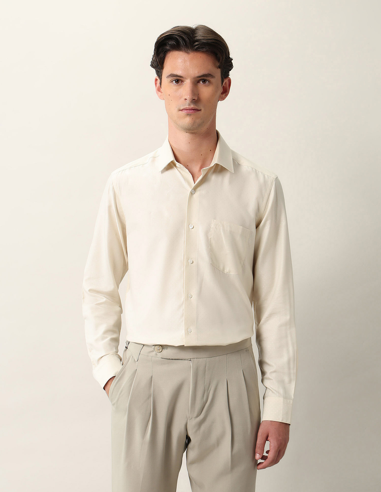 Arrow Textured Manhattan Slim Fit Ceremonial Shirt