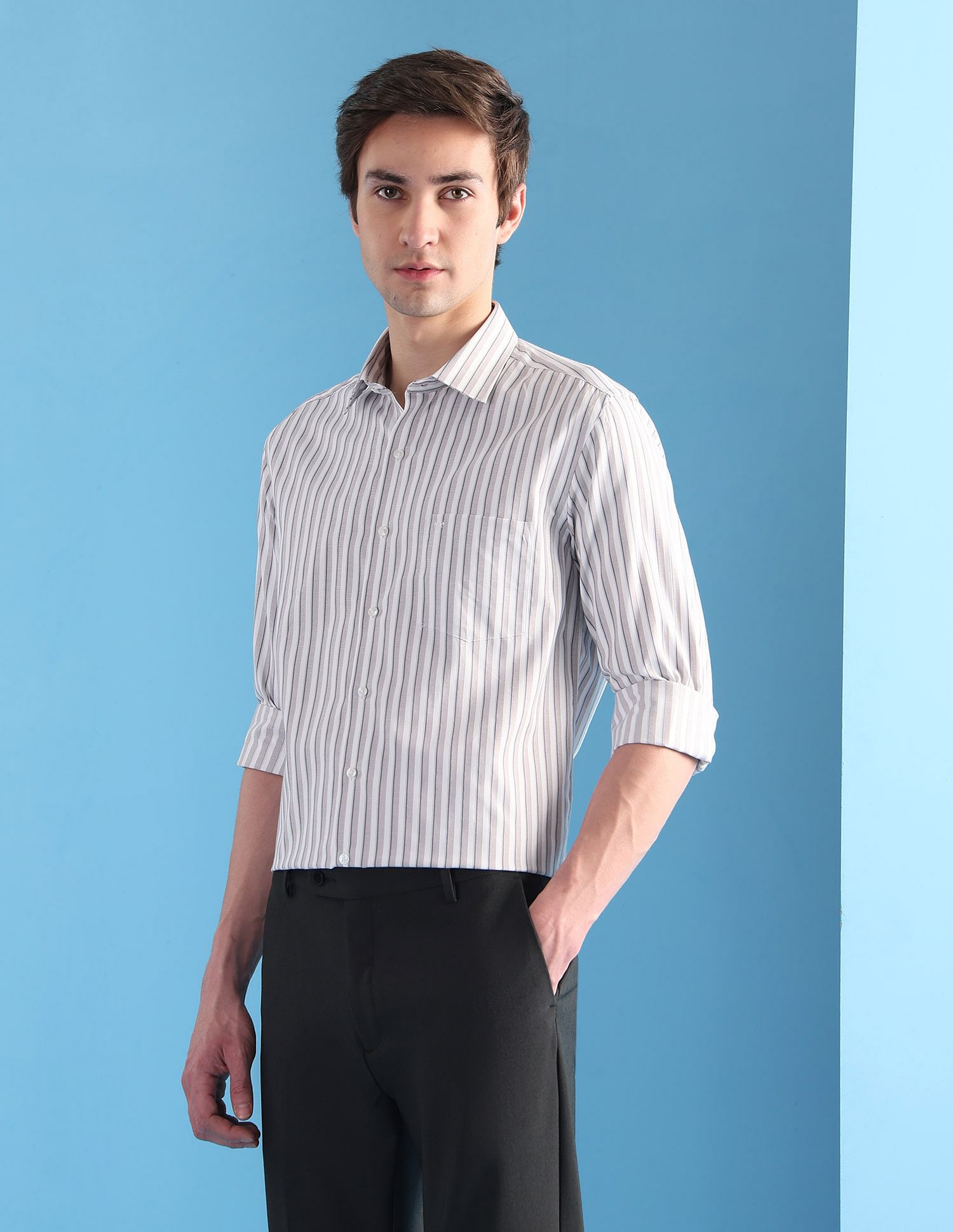 Arrow Vertical Striped Manhattan Slim Fit Velocity Shirt