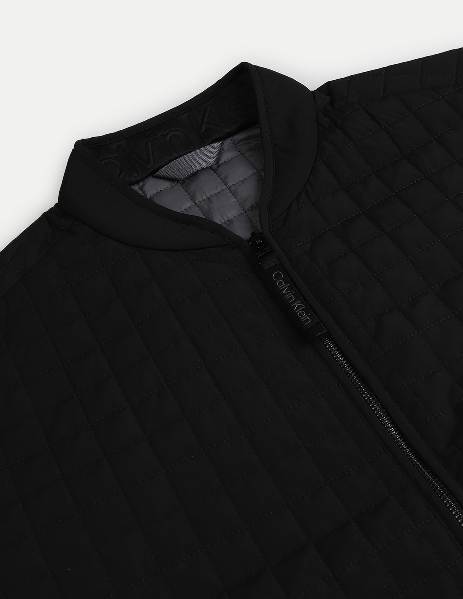 Calvin Klein Jeans Regular Fit Solid Quilted Jacket