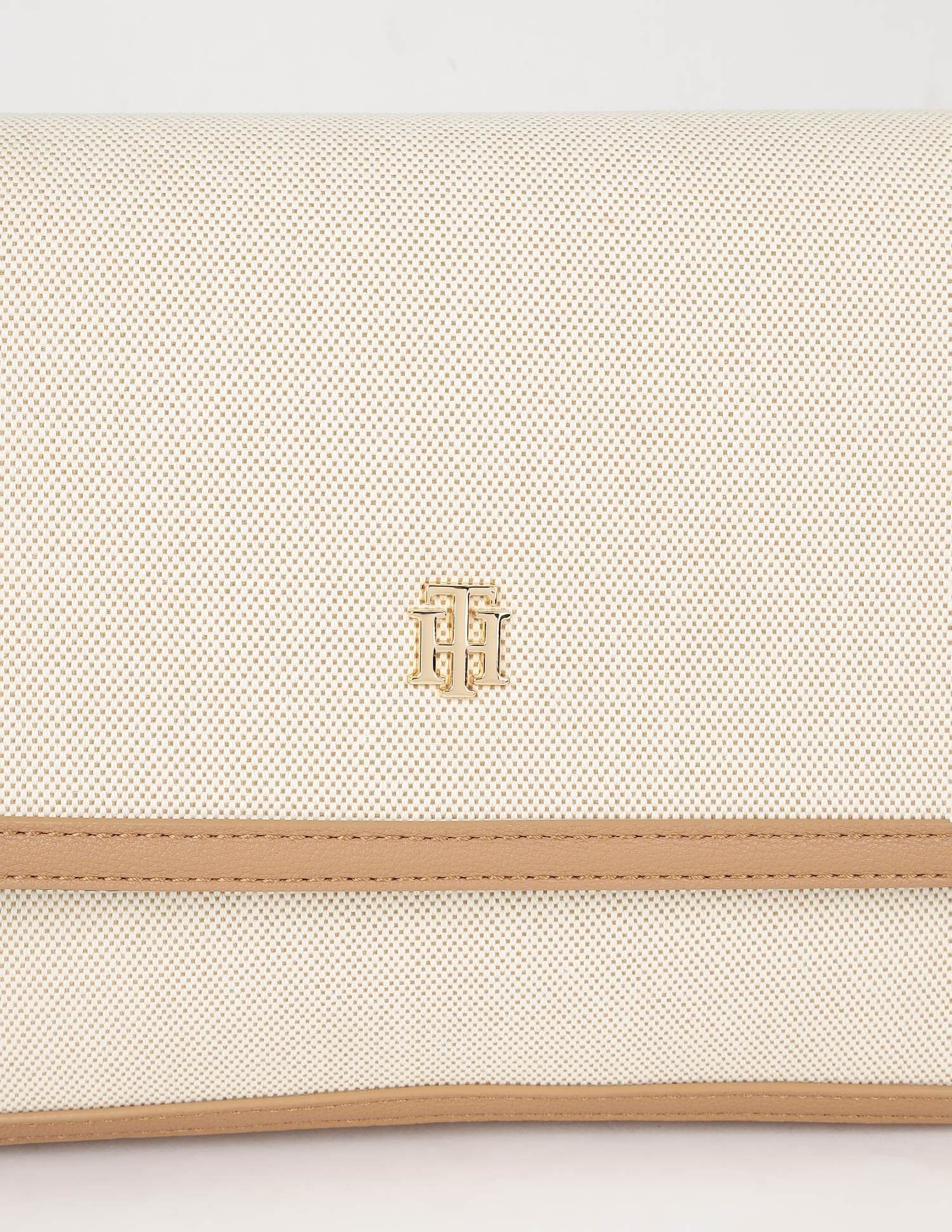 Tommy Hilfiger Solid Brown Polyester Sling Bag