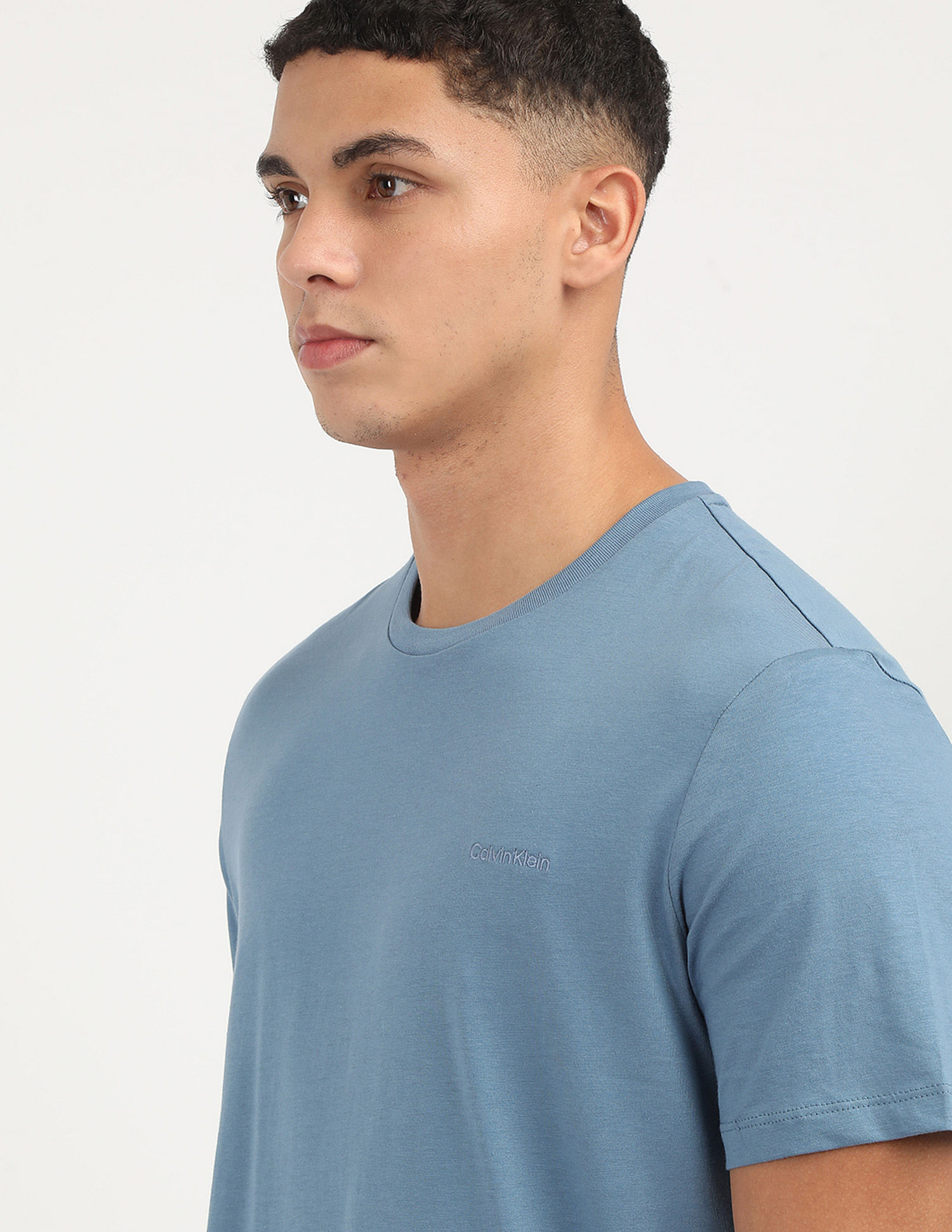 [CKJeans] Men's Relax Fit Heavy Cotton Crew Neck T ★人気★ Buy Calvin Klein Jeans Solid Liquid Crew Neck T-Shirt