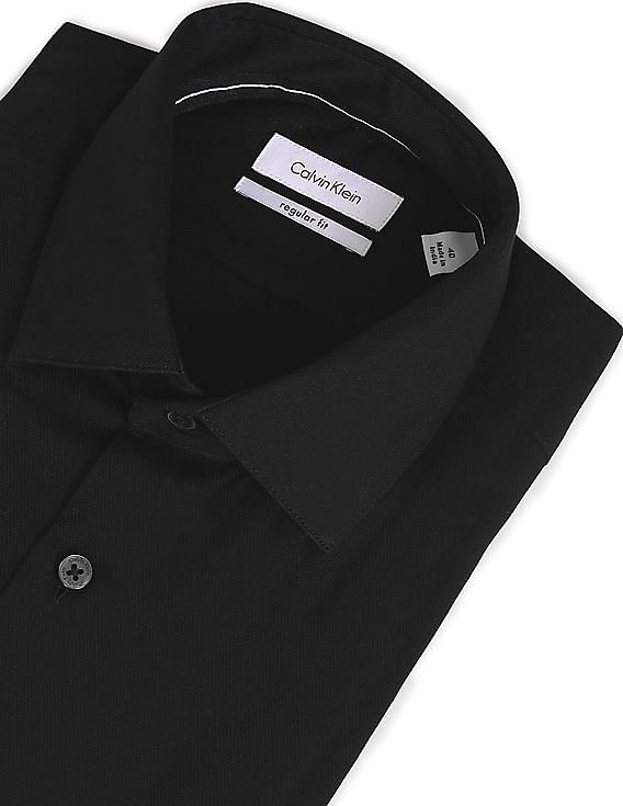 Buy Calvin Klein Men Black Textured Dobby Weave Cotton Formal Shirt NNNOW