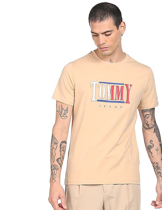 Tommy jeans beige online t shirt