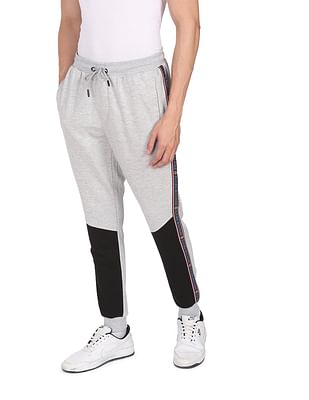 Nike joggers with discount taped side stripe