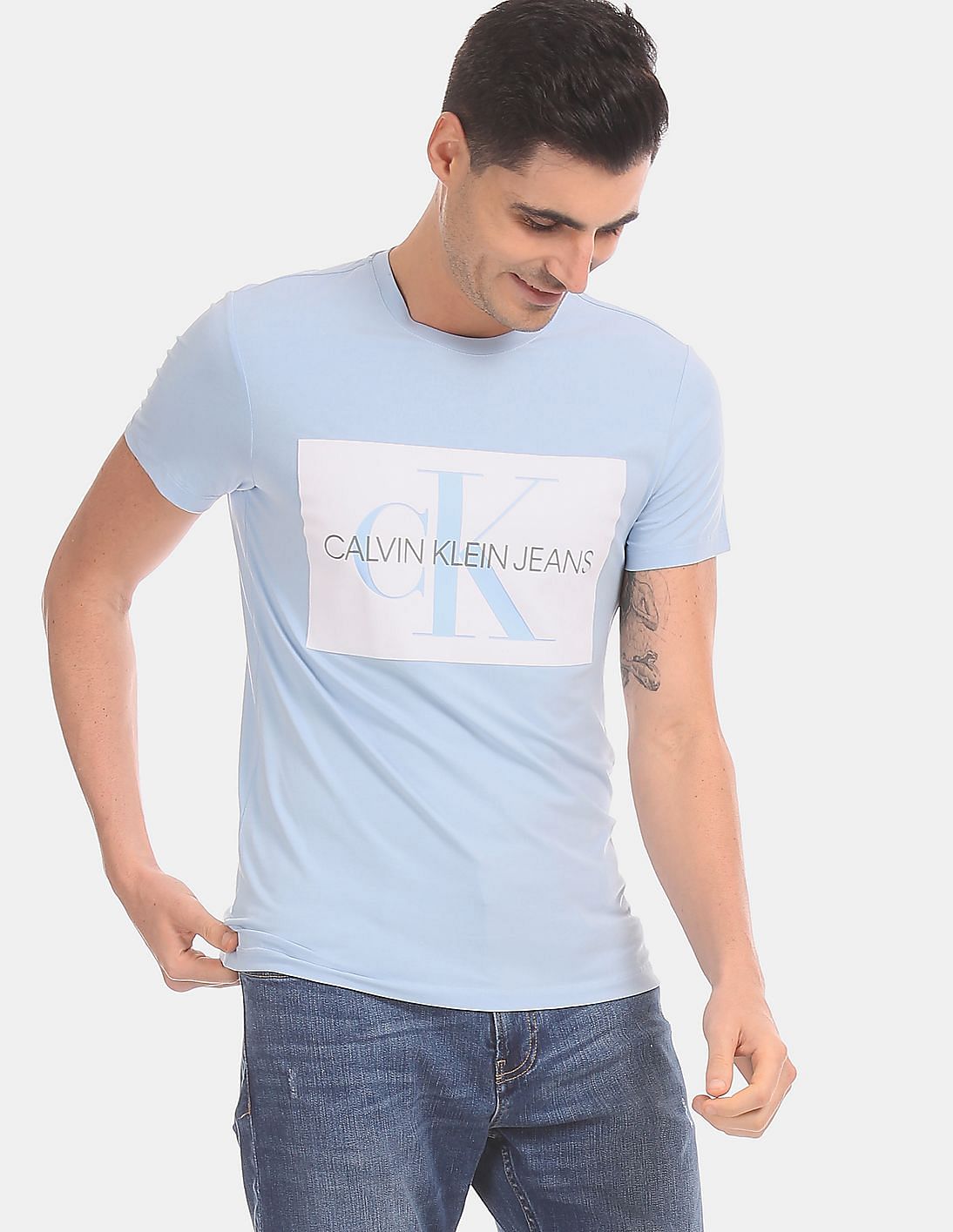 Buy Calvin Klein Men Light Blue Slim Fit Logo T-Shirt - NNNOW.com