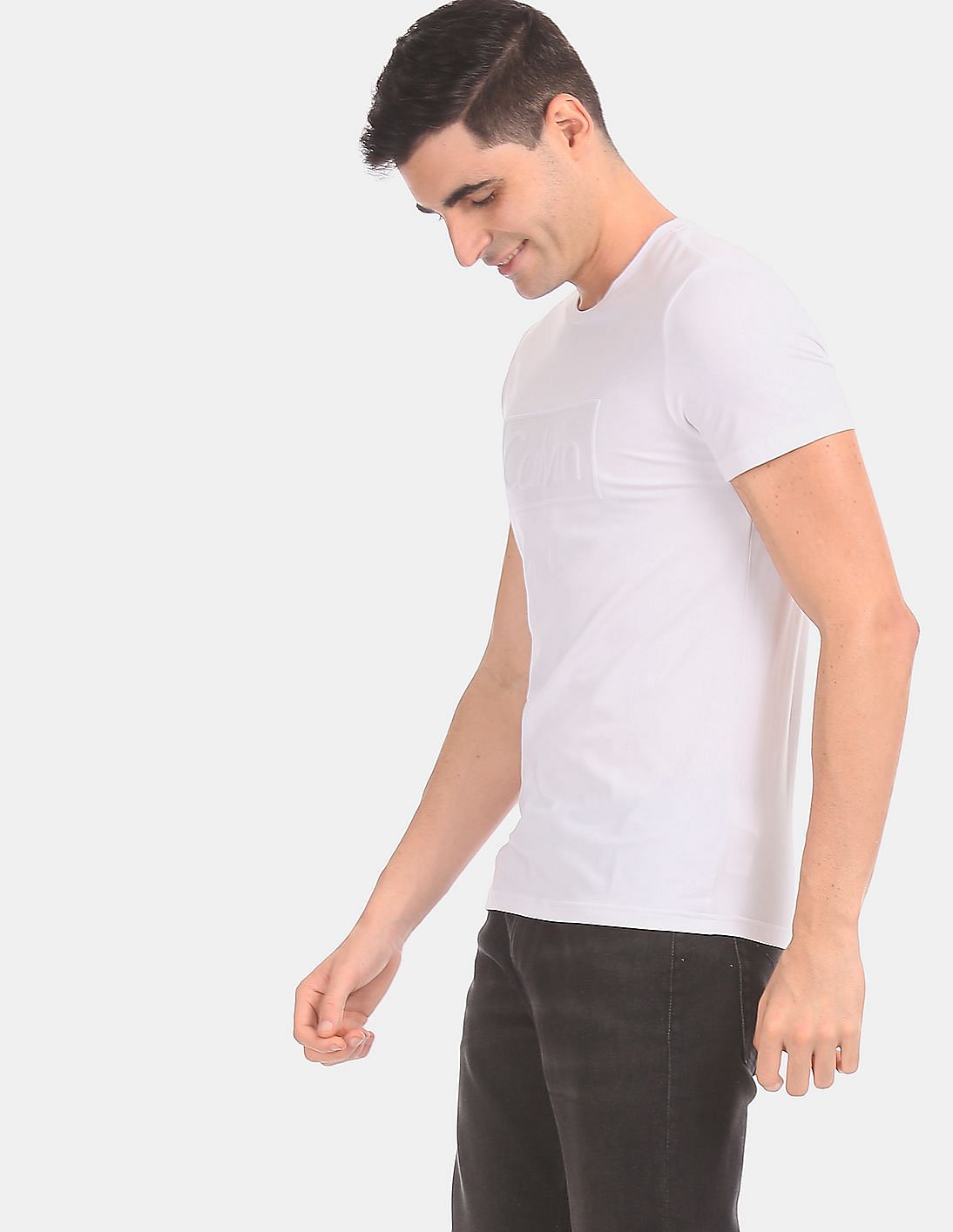 Buy Calvin Klein Men White Slim Fit Embossed Logo T-Shirt - NNNOW.com