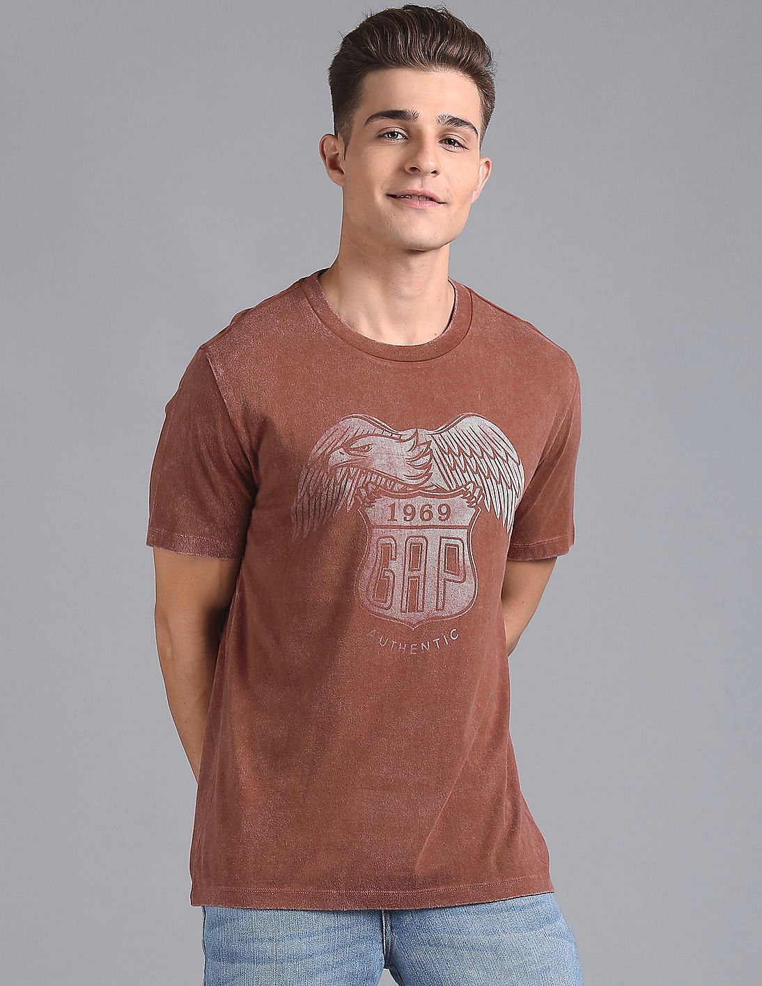 brown graphic tee