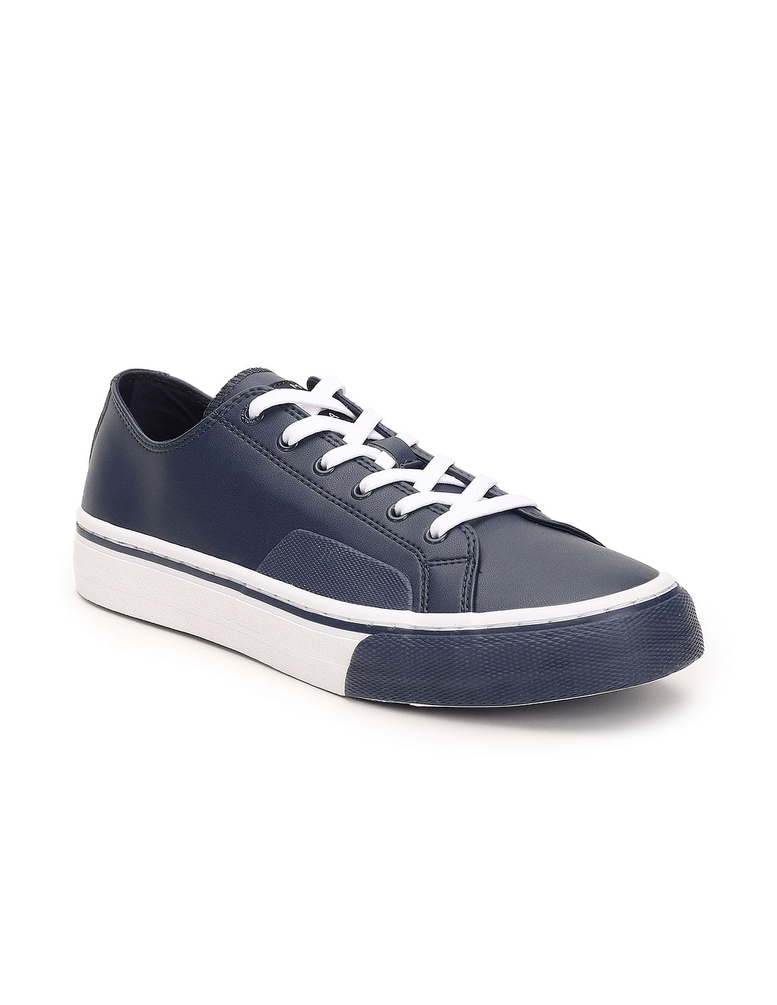 Buy Tommy Hilfiger Men Lace Up Solid Sneakers - NNNOW.com